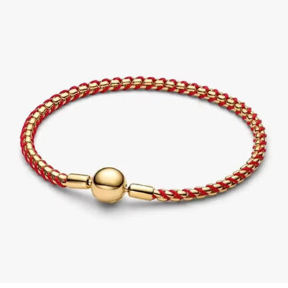 The popular silver wristband features dual tone and woven Cuban ropes, making it fashionable and versatile.