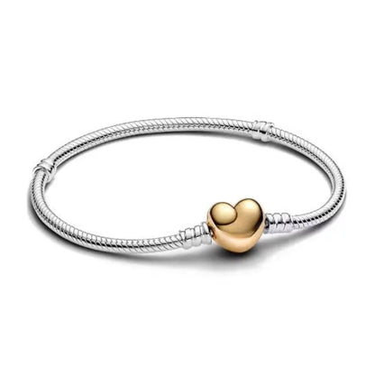 The popular silver wristband features dual tone and woven Cuban ropes, making it fashionable and versatile.